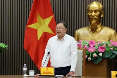 Phó Thủ tướng: Không để lợi dụng nhập ô tô biếu tặng để trục lợi