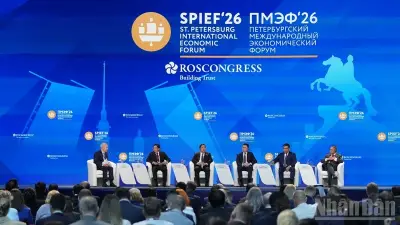 Phó Thủ tướng Phạm Gia Túc dự Diễn đàn Kinh tế Saint Petersburg 2025