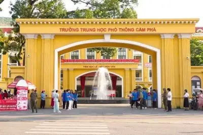Quảng Ninh: Giám thị gợi ý học sinh cho bạn xem bài bị cảnh cáo