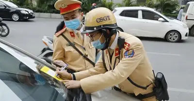 Quy định giao thông mới từ 1/7: Cấm trẻ nhỏ ngồi ghế trước, siết camera xe khách