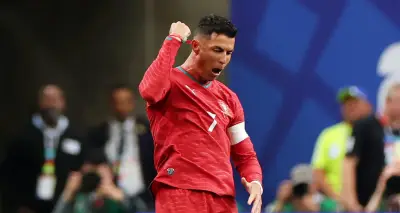 Ronaldo lập kỷ lục mà Messi chưa thể chạm tới tại World Cup