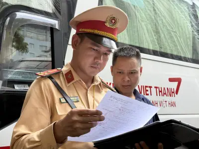 Sửa Nghị định 168: Phạt cảnh cáo ô tô không có ghế trẻ em từ 15/8