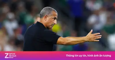 Sabri Lamouchi trở thành HLV đầu tiên mất việc tại World Cup 2026