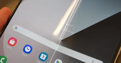 Samsung thử nghiệm kính siêu mỏng 60 micron cho Galaxy Z Fold, giảm nếp gấp