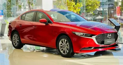 Sedan hạng C dưới 900 triệu tăng trưởng bất ngờ, Mazda3 bán gấp 3 lần Honda Civic