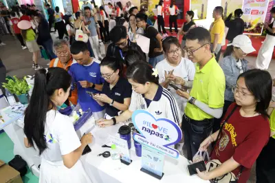 Sôi động gian hàng NAPAS tại Ngày Tài chính số 2026