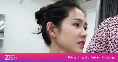 Son Ye Jin khoe khoảnh khắc đời thường bên con trai trong chuyến du lịch