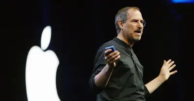 Steve Jobs bán xe hơi để mua máy tính, 2 năm sau ông trở thành triệu phú