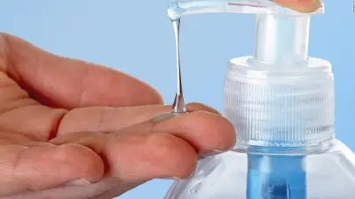 Đột xuất lấy mẫu ở Co.opmart, phát hiện mẫu dung dịch vệ sinh vi phạm chất lượng