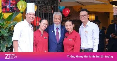 Thủ tướng Timor-Leste vào bếp làm nem cua bể tại nhà hàng Hà Nội