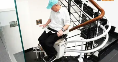 Thang ghế Stairlift: Giải pháp nhân văn cho người cao tuổi tại nhà phố Việt