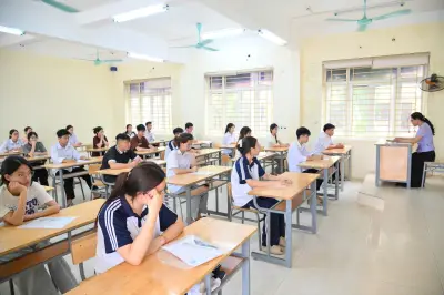 Thi tốt nghiệp THPT: 69 thí sinh mang điện thoại vào phòng thi