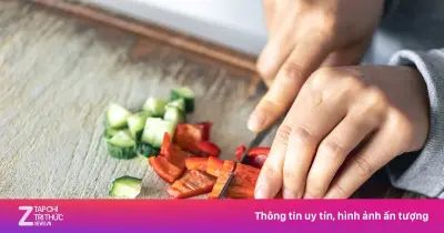 Thớt gỗ hay thớt nhựa dễ tích tụ vi khuẩn hơn? Chuyên gia giải đáp
