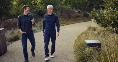 Tim Cook trực tiếp chỉ đạo AI Apple trước ngày chuyển giao CEO