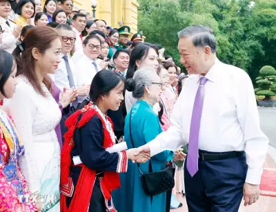 Tổng Bí thư, Chủ tịch nước Tô Lâm gặp mặt 100 đại biểu chương trình 'Việc tử tế'