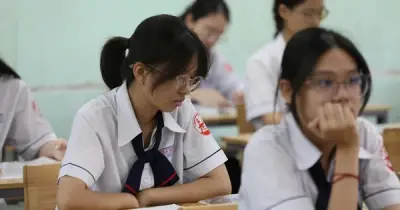 Tranh cãi đề thi văn: Có nên dùng hình mẫu Steve Jobs?