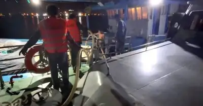 Tàu cá bị phá nước trên vịnh Đà Nẵng, 10 thuyền viên phát tín hiệu cầu cứu