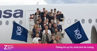 Tuyển Đức 'kẹp díp' 300 khách tới World Cup, chuyên cơ Brazil phải rửa tội