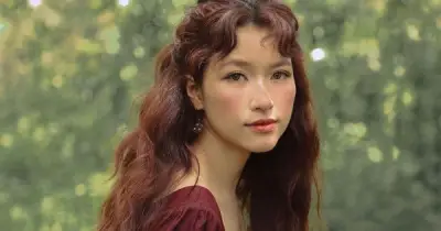 Võ Lê Vy ra mắt album 'Em và 30' kết hợp âm nhạc và hội họa