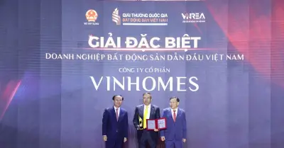 Vinhomes giành siêu giải thưởng Doanh nghiệp bất động sản dẫn đầu Việt Nam