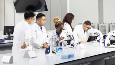 VinUni cấp học bổng toàn phần 932 triệu/năm cho bác sĩ nội trú