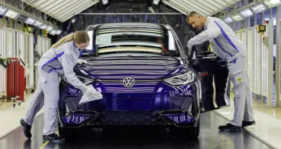 Volkswagen cải tổ kỷ lục: Cắt 100.000 việc làm, tách thương hiệu Lợi