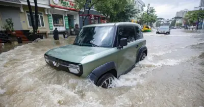 Xe điện có an toàn khi đi qua vùng ngập nước mùa mưa?