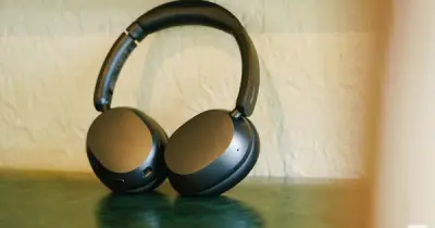 Xiaomi ra mắt tai nghe chụp đầu đầu tiên: Redmi Headphones Neo giá 2 triệu