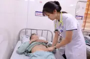 21 tuổi suy thận cấp vì bỏ qua dấu hiệu phù toàn thân
