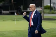 22 bác sĩ chuyên khoa khám sức khỏe định kỳ cho Tổng thống Trump