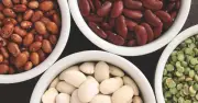 4 thực phẩm rẻ tiền giúp 'hút' cholesterol xấu, bác sĩ khuyên nên có sẵn trong bếp