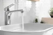 5 dấu hiệu bồn rửa mặt sắp tắc, nhiều gia đình thường bỏ qua