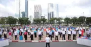 500 người dân TP.HCM đồng diễn dưỡng sinh, khám sức khỏe miễn phí tại phường