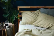 7 mẹo đơn giản giúp phòng ngủ mát mẻ suốt đêm ngày nắng nóng