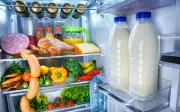 7 thực phẩm cấm kỵ đặt ở cánh cửa tủ lạnh: Sai lầm quen thuộc có thể âm thầm gây hại sức khỏe