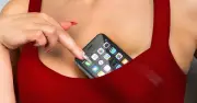 7 vị trí nguy hiểm không nên để điện thoại, vị trí thứ 3 làm tăng nguy cơ ung thư