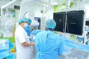 Đưa con đi chữa bệnh, người đàn ông 43 tuổi bất ngờ nhồi máu cơ tim