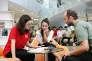AI thay đổi thị trường việc làm: Chuẩn bị kỹ năng cho ngành nghề tương lai