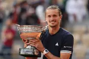 Alexander Zverev lần đầu vô địch Roland Garros sau chiến thắng kịch tính