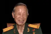 Anh hùng Là Văn Cầu đọc thơ xúc động trên sóng truyền hình