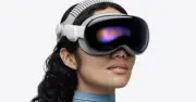 Apple bất ngờ 'đóng băng' Vision Pro, tập trung vào kính AI cạnh tranh Meta Ray-Ban