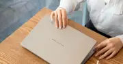 ASUS Zenbook A14: Laptop siêu nhẹ 990g với AI 80 TOPS, pin 70Wh