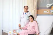 Đau lưng tưởng thoái hóa, bất ngờ phát hiện khối u sát cột sống