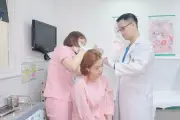 Đau đầu, chảy dịch tai: Cô gái phát hiện khối u ăn mòn xương trong tai