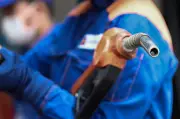 Bộ Công Thương khẳng định đã có quy định bảo vệ người dùng xăng E10