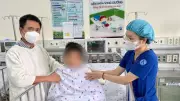 Bé gái 11 tuổi bị ô tô cán qua người được cứu sống nhờ hội chẩn từ xa
