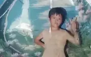 Bé gái 9 tuổi bỏ nhà đi vì sợ bị mắng, đoàn tụ sau 22 năm nhờ ADN