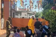 Bé gái sơ sinh tử vong trong túi xách bỏ trước cổng chùa Phổ Quang