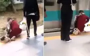 Bé gái thoát nạn kỳ diệu sau khi rơi xuống khe hở sân ga tàu hỏa