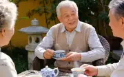 Bố mẹ mới ly hôn: 8 điều quan trọng hơn tiền bạc hay thời gian với con